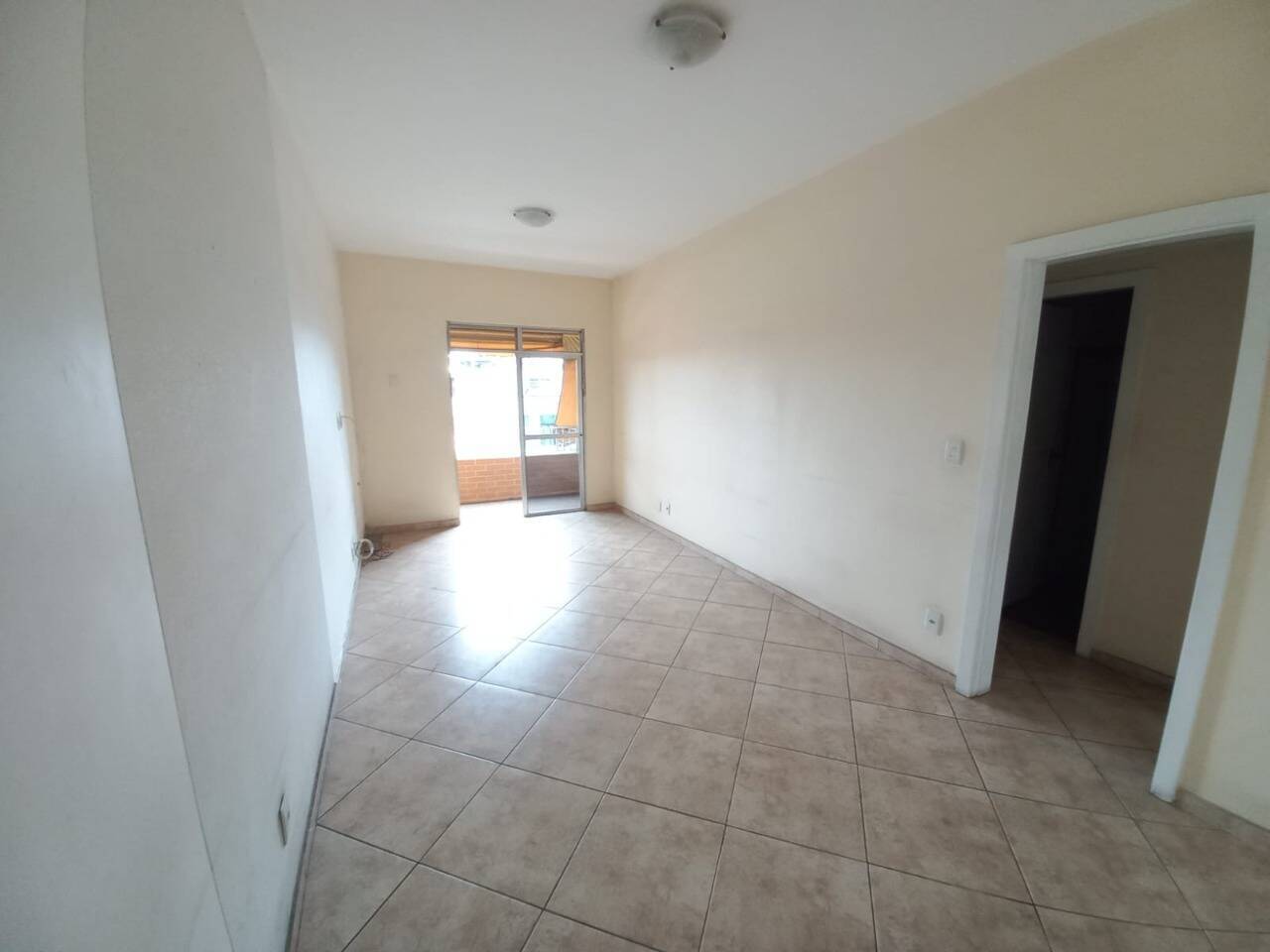 #803 - Apartamento para Venda em Rio de Janeiro - RJ