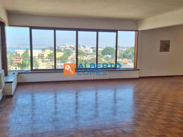 #1668 - Casa para Venda em Rio de Janeiro - RJ